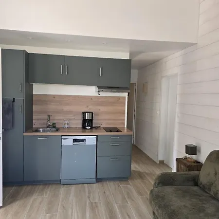 Maisonnette Pres De La