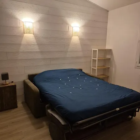 Maisonnette Pres De La